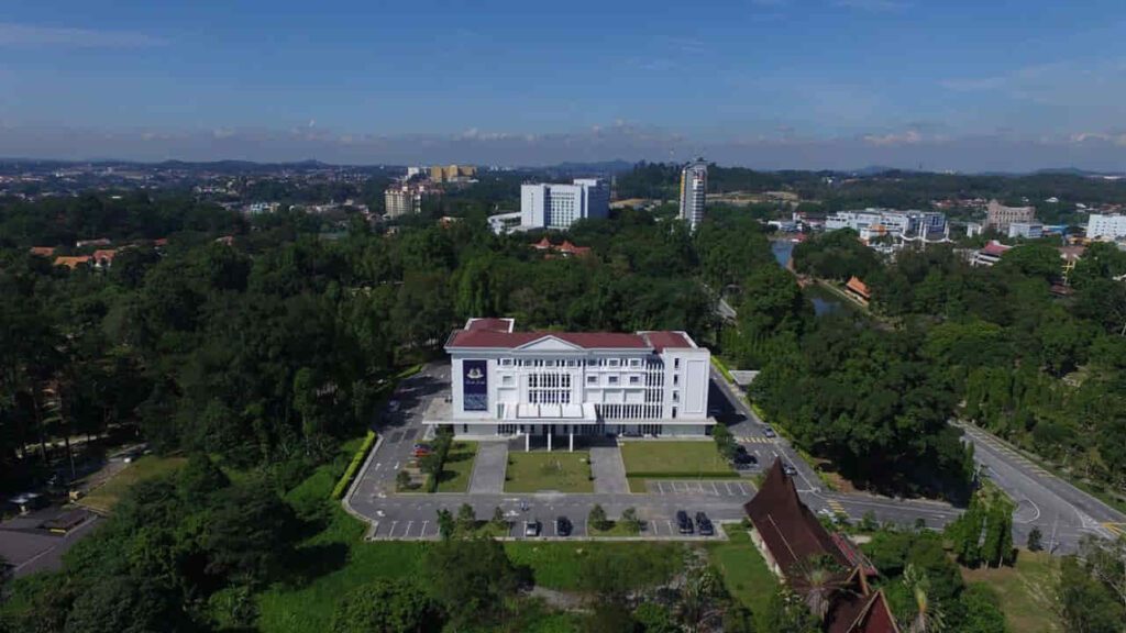 alamat dan review kolej tuanku jaafar